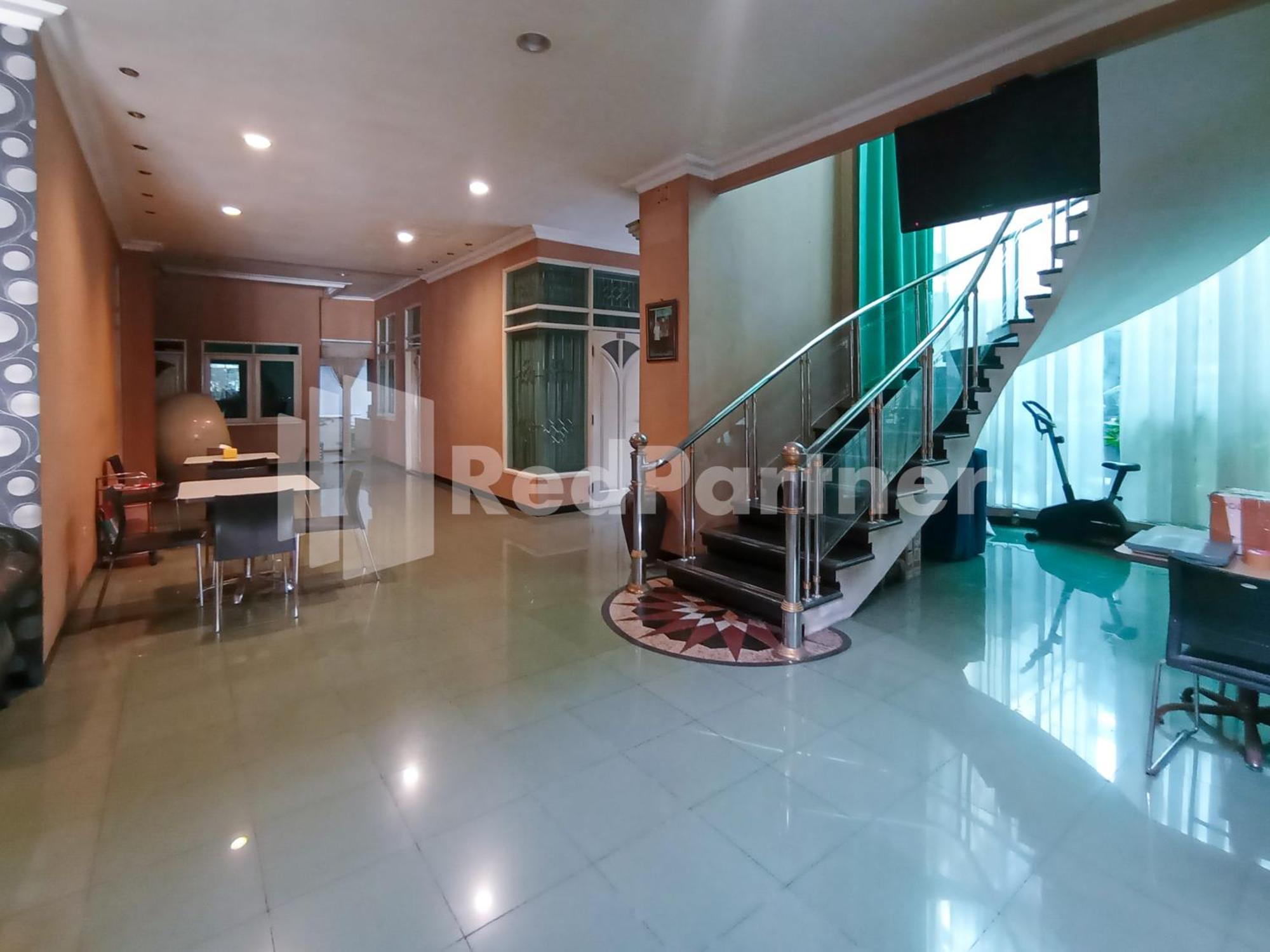 Nillo Hotel Kebumen Mitra Reddoorz Exterior foto